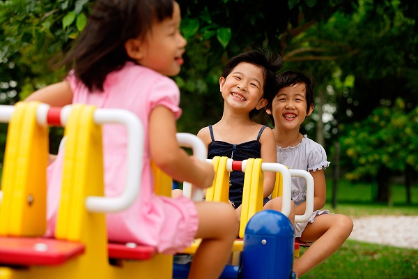 Magic of Play สนามเด็กเล่น ...เล่น เรียน เสริมพัฒนาการ 